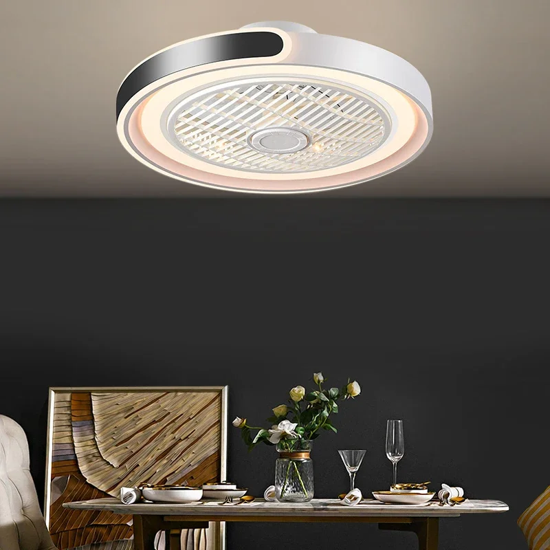 Smart Home Ventilation System - Moderne nieuwe slimme ventilatorlamp woonkamer slaapkamer
